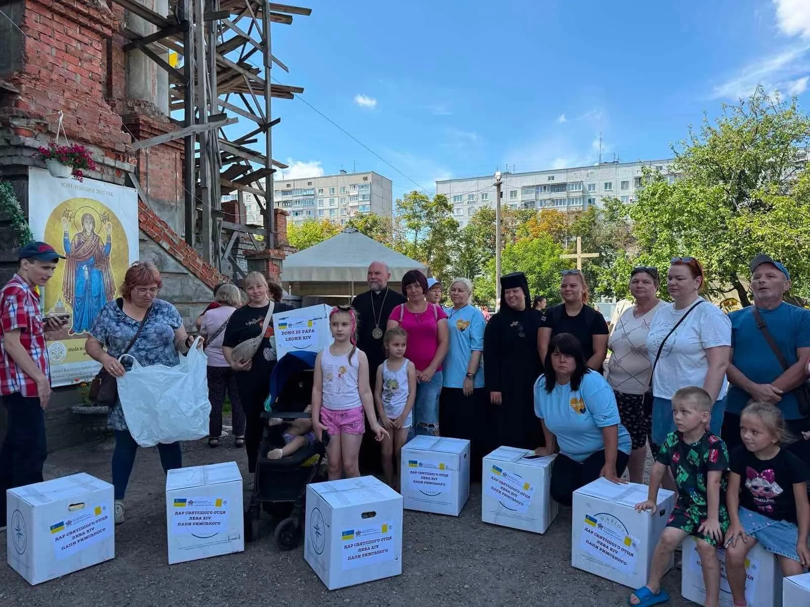 people in Kharkiv support